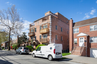 36-20 194th St in Flushing, NY - Building Photo - Building Photo