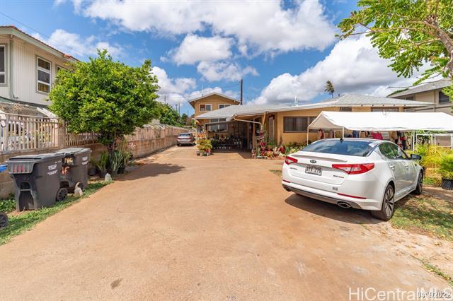 94-216-216 Makamaka Pl in Waipahu, HI - Building Photo
