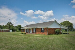 9934 TN-22 in Dresden, TN - Building Photo