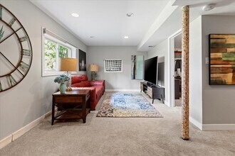 747 Leclaire Ave in Wilmette, IL - Building Photo - Building Photo