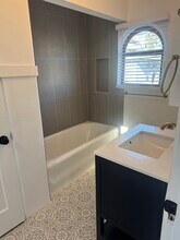 245 Myrtle Rd, Unit 1 in Burlingame, CA - Foto de edificio - Building Photo