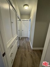 1048 W 62nd St in Los Angeles, CA - Building Photo - Building Photo