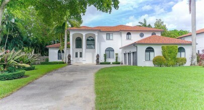 6950 SW 97th Ave in Miami, FL - Building Photo - Building Photo