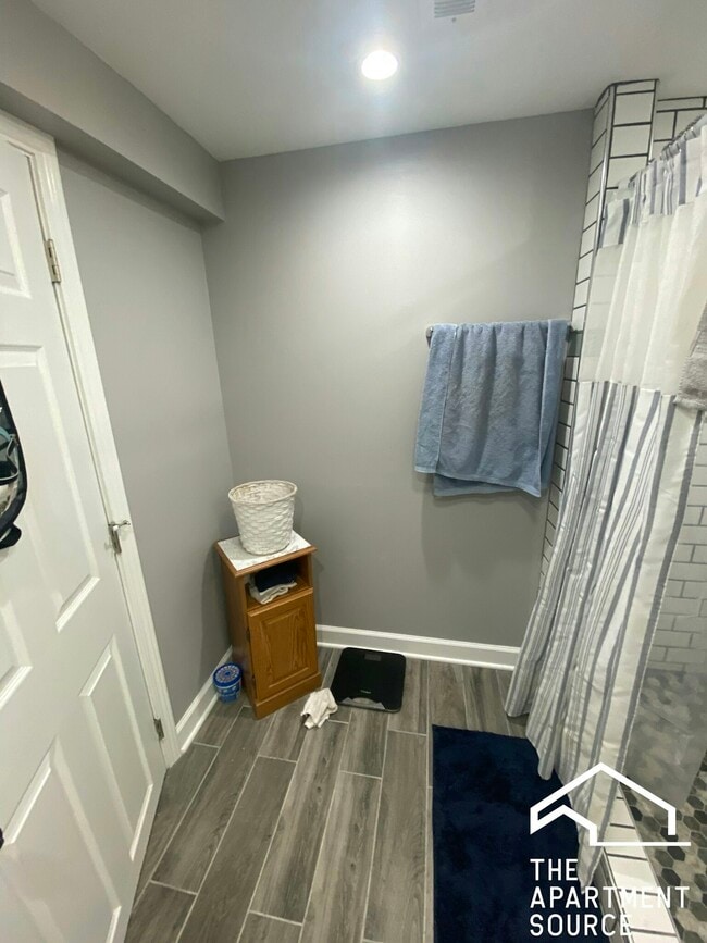 property at 2118 N Avers Ave