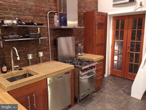1931 Wallace St in Philadelphia, PA - Building Photo - Building Photo