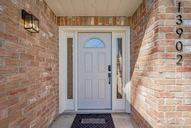 13902 Wickersham Ln in Houston, TX - Building Photo - Building Photo