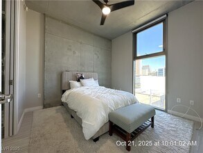 353 E Bonneville Ave in Las Vegas, NV - Foto de edificio - Building Photo