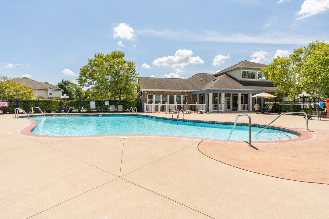 Copper Chase at Stones Crossing in Greenwood, IN - Foto de edificio