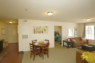 Yugo Flagstaff Grove in Flagstaff, AZ - Foto de edificio - Interior Photo