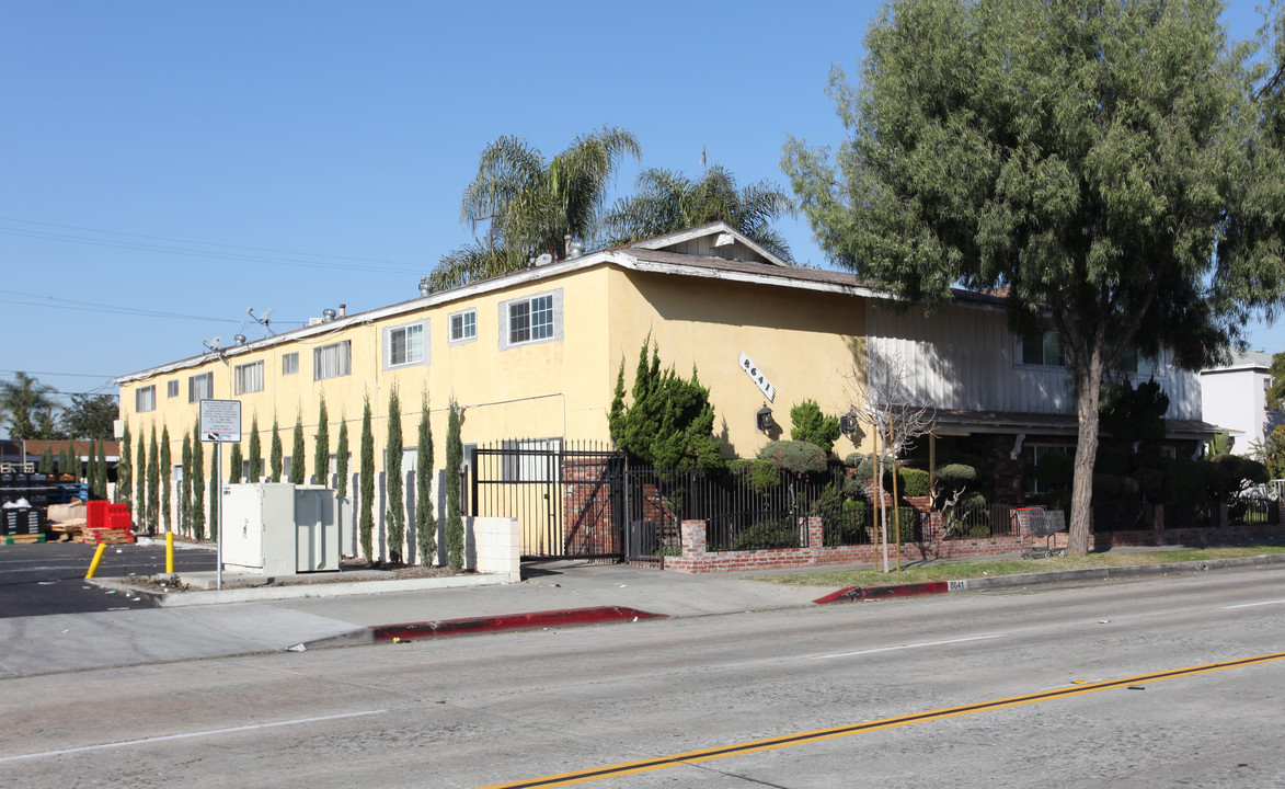 8641 State St in Los Angeles, CA - Building Photo