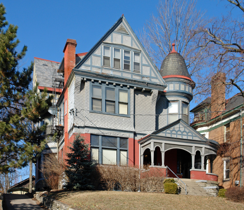 2347 Park Ave in Cincinnati, OH - Foto de edificio