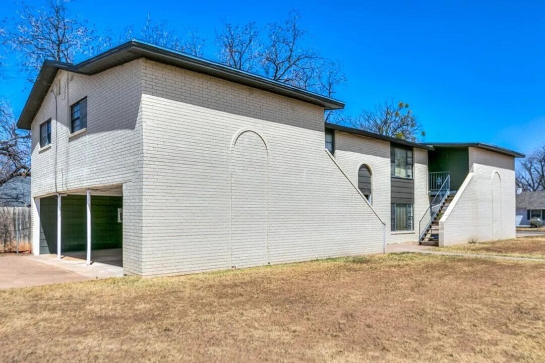 1427 Austin St in San Angelo, TX - Building Photo