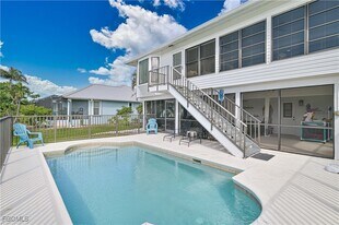 7769 Grande Pine Rd in Bokeelia, FL - Building Photo