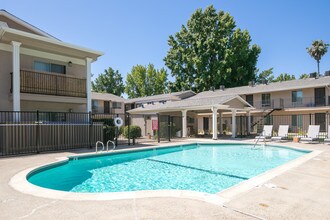 Colony House Apartments in Sacramento, CA - Building Photo - Other