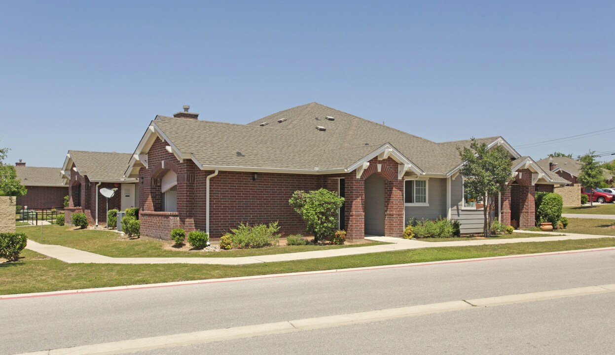 Cambridge Villas Apartments in Pflugerville, TX - Building Photo