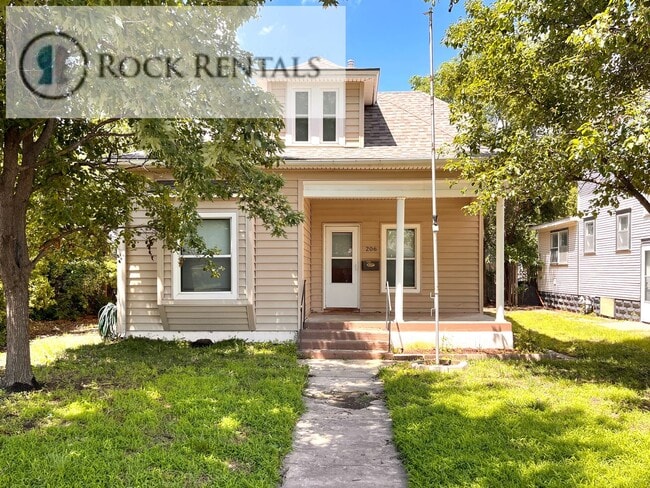 property at 206 W 9th Ave