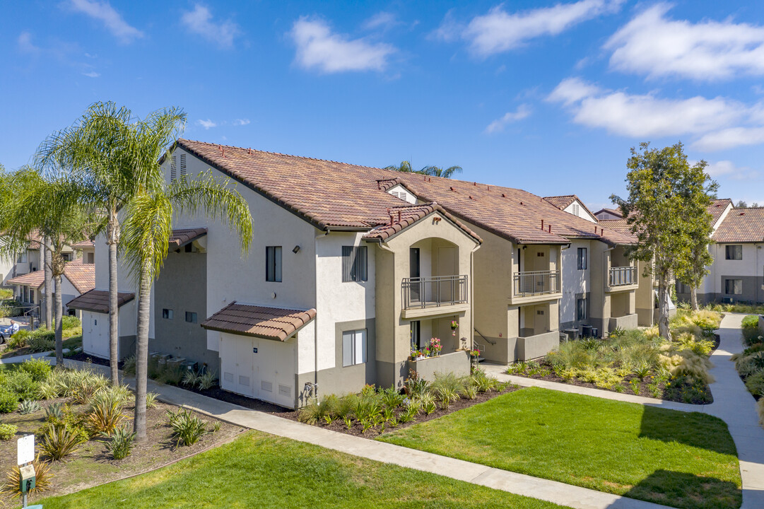 Altair Apartment Homes in Escondido, CA - Foto de edificio