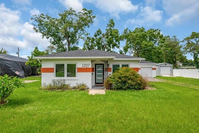 property at 1207 W Adalee St