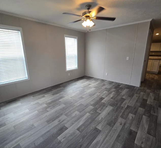 213 Birch Ln in Columbus, MI - Foto de edificio - Building Photo