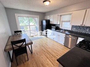 3026 Grand St NE in Minneapolis, MN - Building Photo - Building Photo