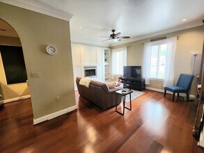 8 Andrew Pl, Unit 8 in Baltimore, MD - Building Photo - Building Photo