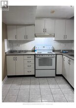 16 Meadow Bush Ct in Brampton, ON - Building Photo - Building Photo