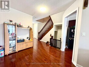 8 Townwood Dr in Richmond Hill, ON - Building Photo - Building Photo