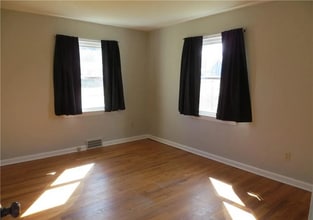 35 Grimm Heights Ave in Struthers, OH - Building Photo - Building Photo