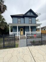 30 W 12th St in Jacksonville, FL - Building Photo