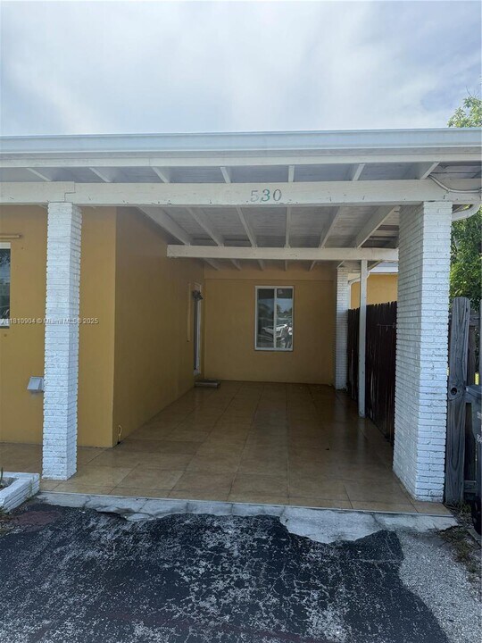 530 N 66th Ave in Hollywood, FL - Building Photo