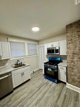 313 Halsted St in East Orange, NJ - Building Photo - Building Photo