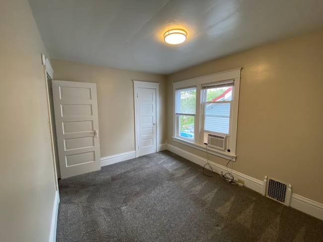 1936 W 4th St, Unit 2 in Williamsport, PA - Building Photo - Building Photo