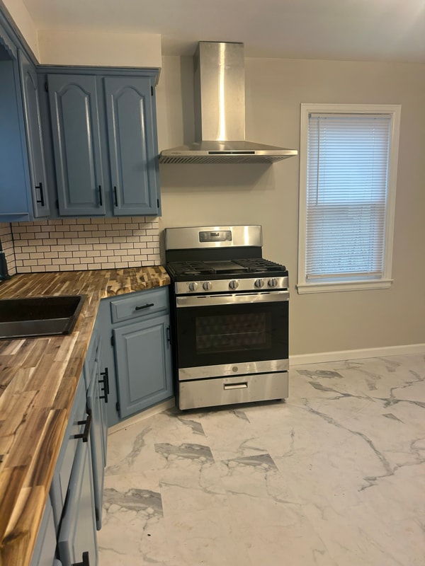 352 Barry Rd in Irondequoit, NY - Foto de edificio - Building Photo