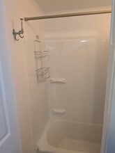 42 Quaid Ave in Sayreville, NJ - Foto de edificio - Building Photo