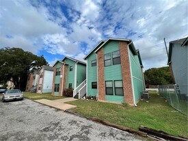 2417 W Slaughter Ln in Austin, TX - Building Photo