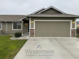 187 NW Maria St in College Place, WA - Building Photo