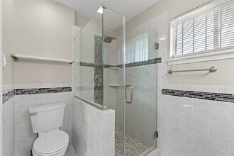 8818 Edgemoor Dr in Houston, TX - Building Photo - Building Photo