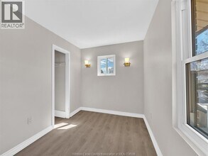 535 Pine St in Windsor, ON - Building Photo - Building Photo