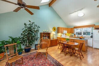 43 Vermont Ct in Asheville, NC - Building Photo - Building Photo