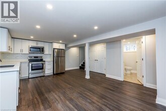 418 E 25th St in Hamilton, ON - Building Photo - Building Photo