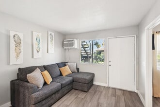 Ridge on Charleston in Las Vegas, NV - Foto de edificio - Building Photo