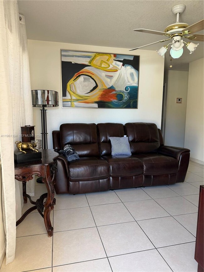 4761 NW Flagler Terrace in Miami, FL - Building Photo - Building Photo