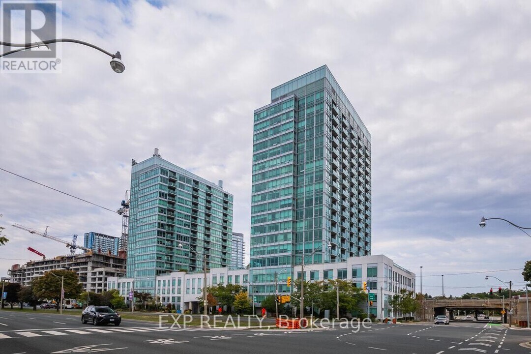1900-L1900 Lake Shore Blvd W in Toronto, ON - Building Photo