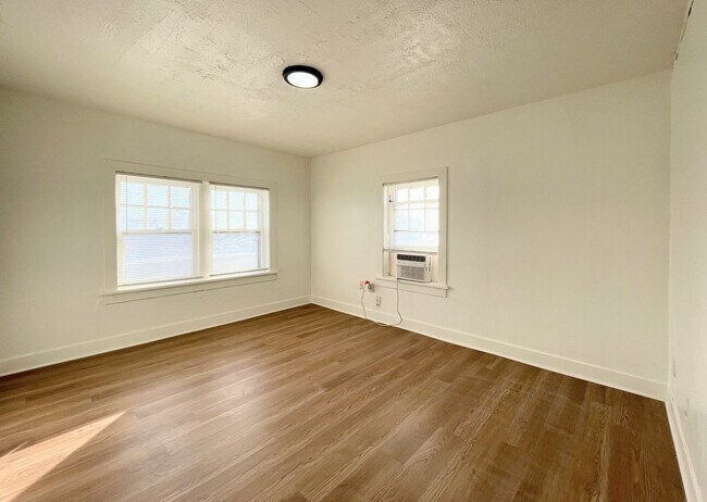 420 E 4th Ave in Hutchinson, KS - Building Photo - Building Photo