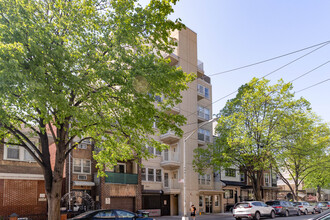 1824 E 17th St in Brooklyn, NY - Foto de edificio - Building Photo