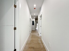 1864 NW 91st St in Miami, FL - Building Photo - Building Photo