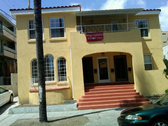 3611 1/2 W 4th St, Unit 3611.5 in Los Angeles, CA - Building Photo - Building Photo