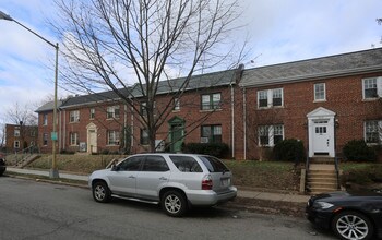 1810 C St SE in Washington, DC - Building Photo - Building Photo