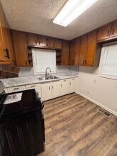 301 Maple St in Hapeville, GA - Building Photo - Building Photo