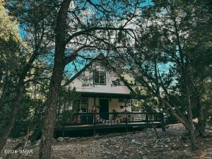 2865 Lodgepole Rd in Overgaard, AZ - Foto de edificio